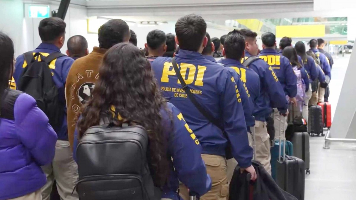 Confirman expulsión de 69 extranjeros hacia Perú y Colombia: Algunos tenían condenas por homicidio, violación y robo
