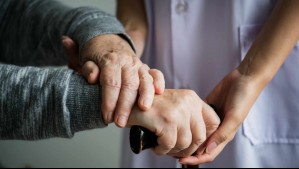 Sence ofrece curso gratuito de cuidados para adultos mayores: Asistentes reciben subsidio por cada día de clases