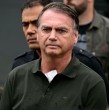 El expresidente brasileño Jair Bolsonaro, quien se encontraba desde agosto en prisión domiciliaria, fue preso este sábado de forma preventiva, informó uno de sus abogados a la AFP y fuentes próximas al caso. ¡Detalles!