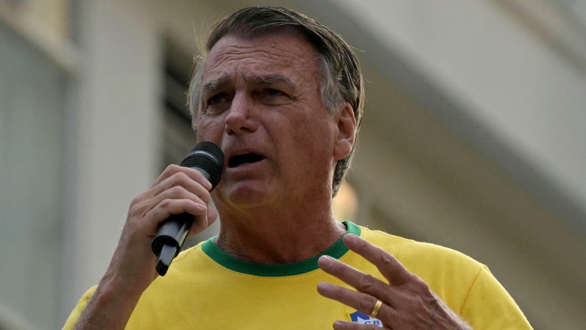 Tenía 'alucinaciones' de que el dispositivo lo espiaba: Bolsonaro dice que quemó tobillera electrónica en momento de 'paranoia'