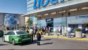 Violento asalto afecta a tienda de telefonía en centro comercial de Huechuraba