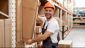 Sueldos parten en los $550 mil: Conoce las ofertas laborales para trabajar durante el Black Friday