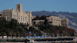 Quedó con lesiones en el rostro: Profesor de la Universidad Federico Santa María es atacado con arma blanca por un alumno
