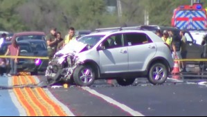 Dos personas murieron y otras cuatro resultaron heridas tras choque frontal de vehículos en Tiltil