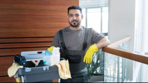 ¿Te gustaría trabajar en el sector público, pero no tienes experiencia? Revisa las ofertas laborales en la Región Metropolitana