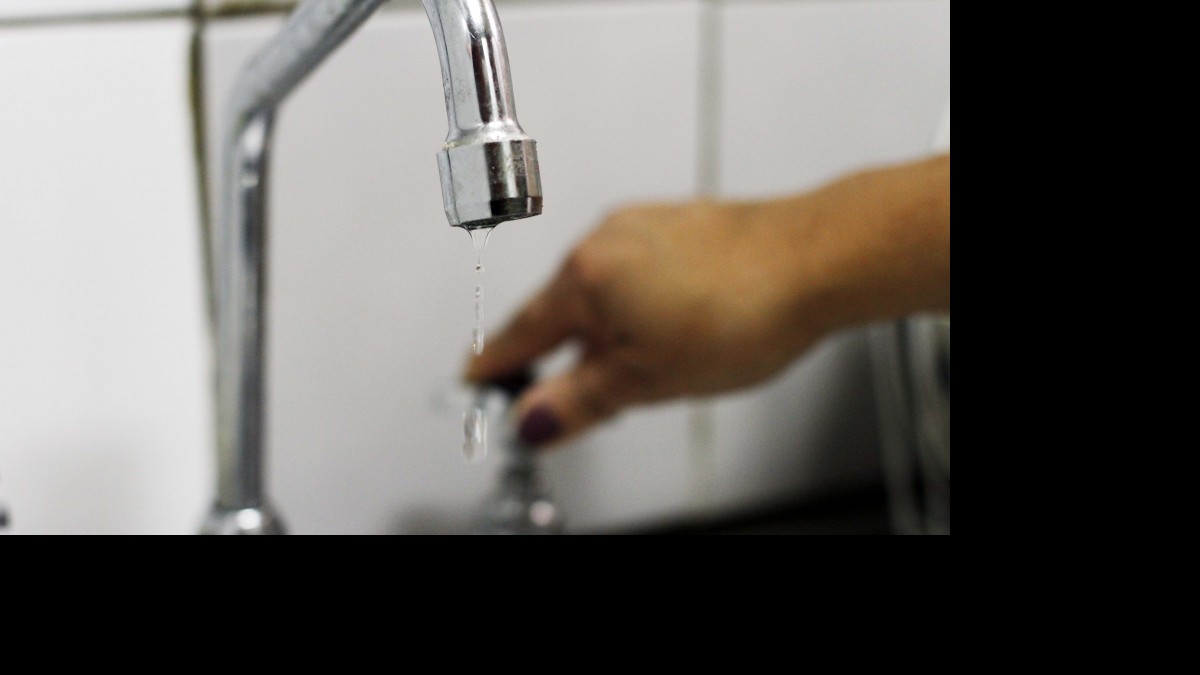 Cortes de agua afectarán a dos comunas este martes 2 de diciembre: Revisa los sectores afectados