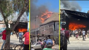 Voraz incendio afecta a distribuidora de maderas en El Bosque