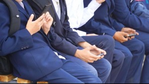 Congreso despacha a ley proyecto que regula y prohíbe uso de celulares en salas de clases