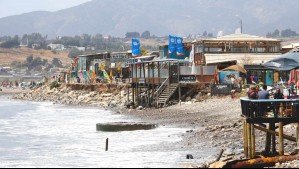 Polémica por supuesta orden de desalojo para escuelas de surf ubicadas en Playa La Boca de Concón