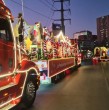 La Caravana Navideña de Coca Cola llega a la comuna de Puente Alto este sábado 6 de diciembre, con el famoso camión recorriendo varias calles entre las 20.00 y 23.00 horas, repartiendo alegría a las familias
