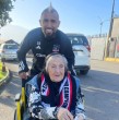 A través de redes sociales, se informó el fallecimiento de Luzmira Villagrán, más conocida como la Abuela Alba, hincha que se hizo viral en redes sociales al demostrar su fanatismo por Colo Colo.