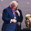 Este viernes, en el sorteo de la Copa del Mundo de Norteamérica de 2026, la FIFA entregó al Presidente del país anfitrión, Donald Trump, el recién creado Premio de la Paz.
