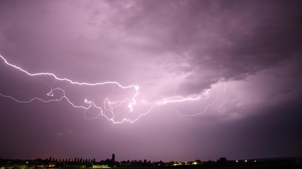 Emiten nuevo aviso por tormentas eléctricas: Se suma a otras 9 regiones que serán afectadas por el fenómeno este fin de semana
