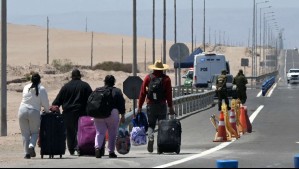 Encuesta Cadem: 82% de los encuestados dice que Chile debe poner 'más restricciones' a la política migratoria