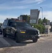 La tarde de este domingo un hombre fue encontrado con al menos siete impactos balísticos al interior de su auto en un cementerio de Maipú. La víctima se mantiene en riesgo vital debido a las lesiones. ¡Detalles!