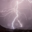La Dirección Meteorológica de Chile (DMC) emitió este lunes una alerta por tormentas eléctricas para zonas de una región del sur del país, lo que se suma al aviso por el mismo fenómeno que afecta sectores de 8 regiones. ¡Detalles!