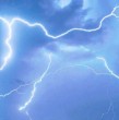 La Dirección Meteorológica de Chile (DMC) emitió este martes una alerta meteorológica por tormentas eléctricas que podrían afectar a dos regiones de la zona sur.