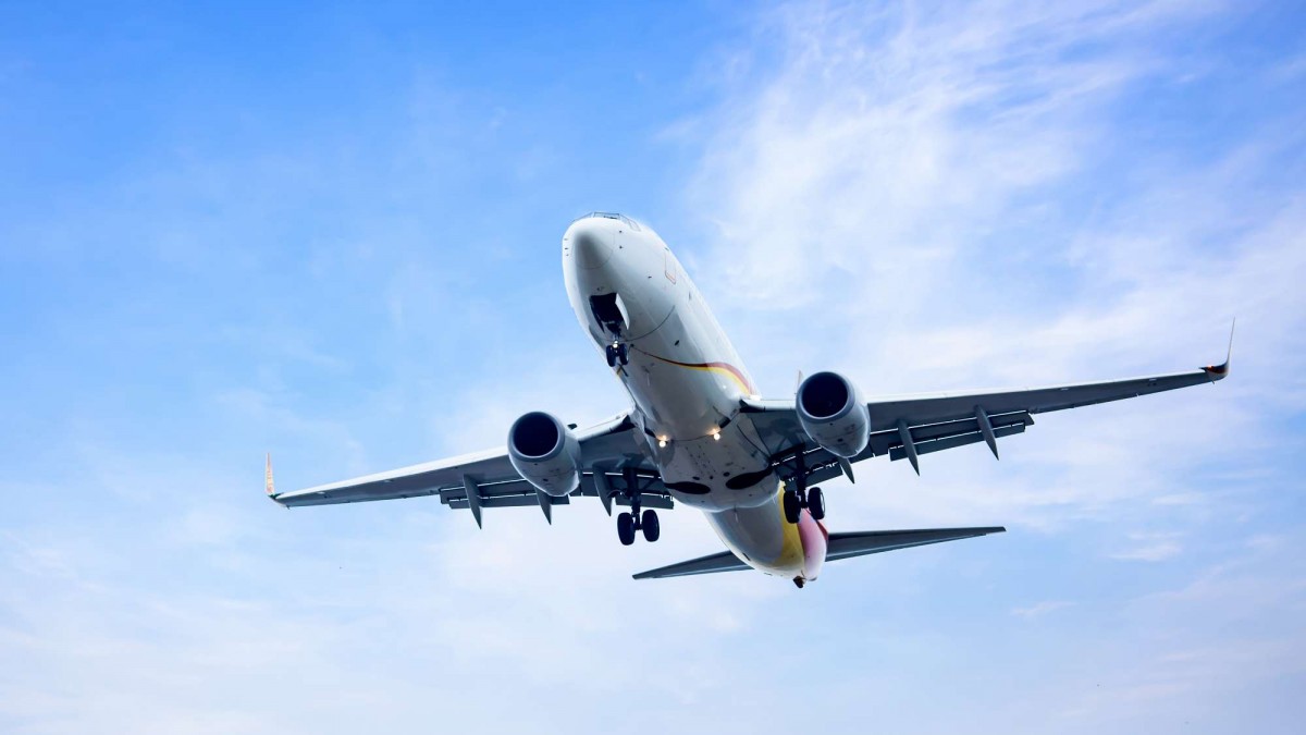 La polémica medida que adoptó aerolínea estadounidense para personas con sobrepeso