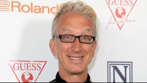 Encuentran a famoso actor y comediante en la calle con aparente sobredosis: Fue visto desplomado en unas escaleras