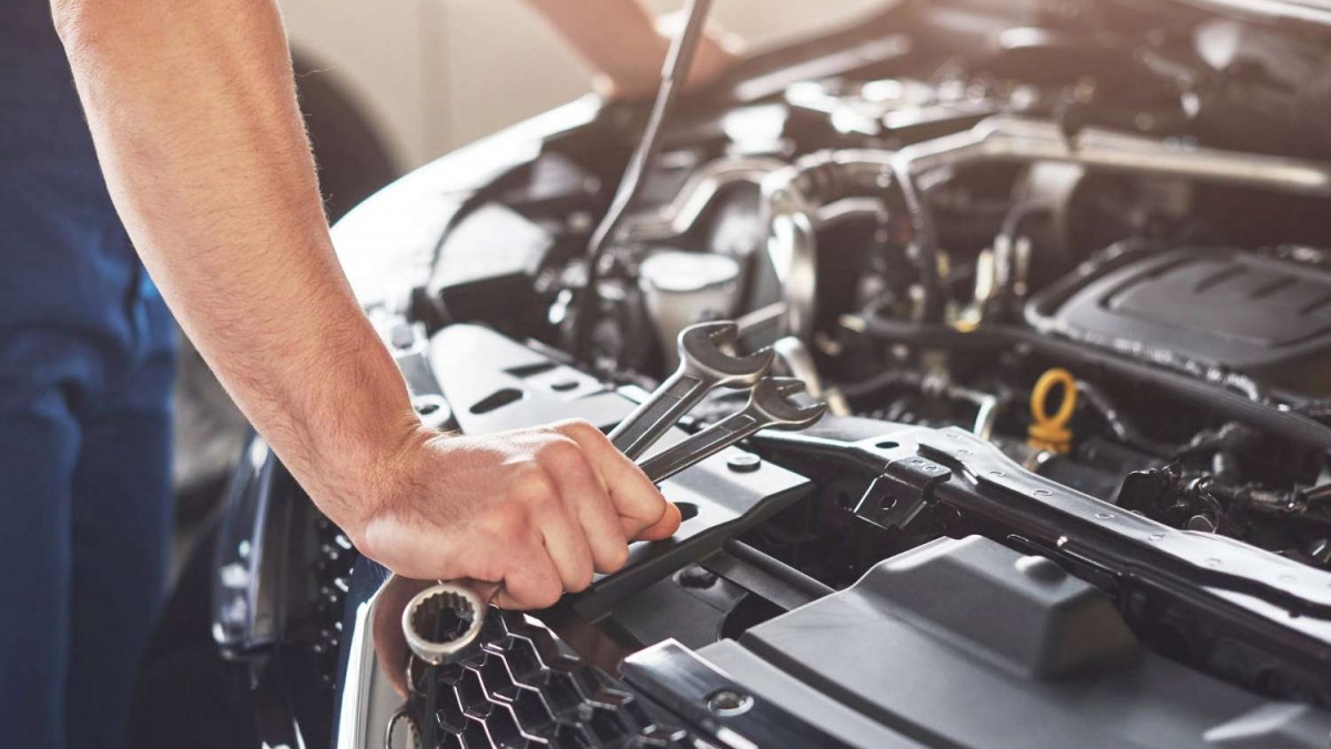 Empresa deberá indemnizar a mecánico por despido indebido: Lo echaron el día que volvió tras un año y medio de licencias