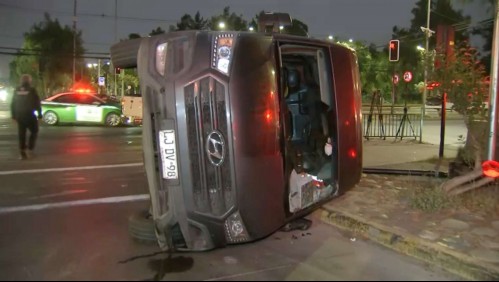 Accidente vehicular en La Pintana deja tres personas heridas: Uno de los conductores se dio a la fuga