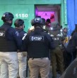 Durante la mañana de este viernes, se realizó un allanamiento a un local clandestino en la comuna de Santiago Centro, hecho que dejó a dos personas detenidas. ¡Detalles en la siguiente nota!