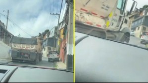 Video muestra impactante volcamiento de un camión en Valparaíso: Cayó sobre un auto y sus ocupantes grabaron todo