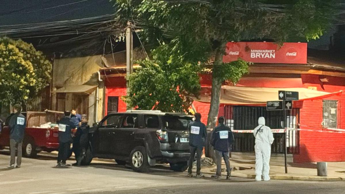 Mujer fue baleada mientras cerraba local comercial en Independencia: Balacera se registró en 2024 en el mismo lugar