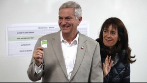 Primeros resultados reflejan amplia ventaja de José Antonio Kast sobre Jeannette Jara