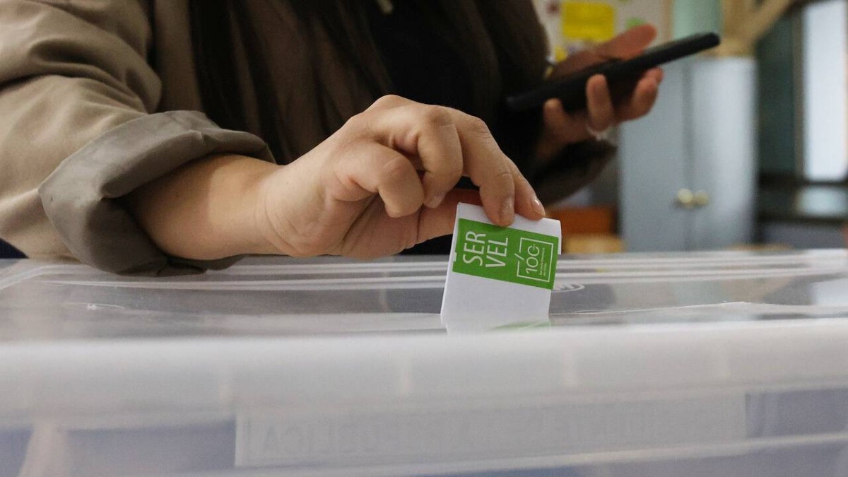 Voto a voto en el extranjero: Este es el único país donde Kast y Jara empataron