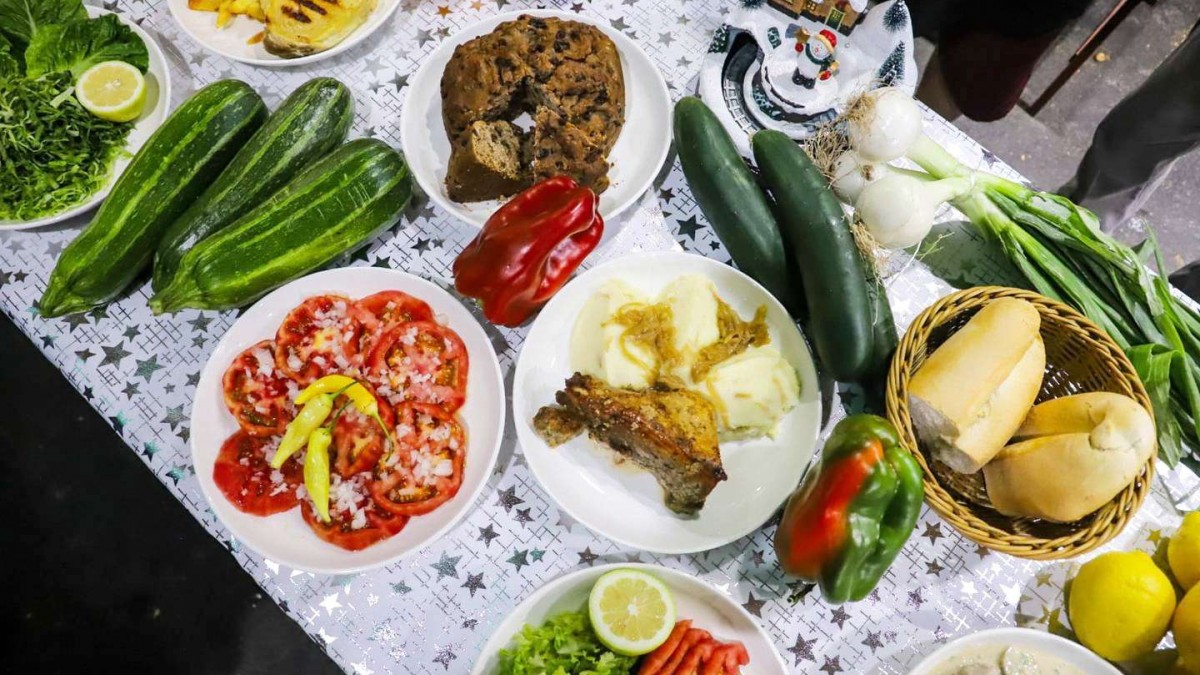 Cena navideña: Esto cuesta el menú más barato que puedes encontrar para comer en familia