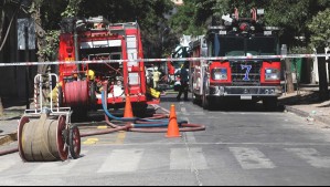 Comenzó en el piso 13: Incendio afecta a edificio de departamentos y provoca evacuación en Independencia