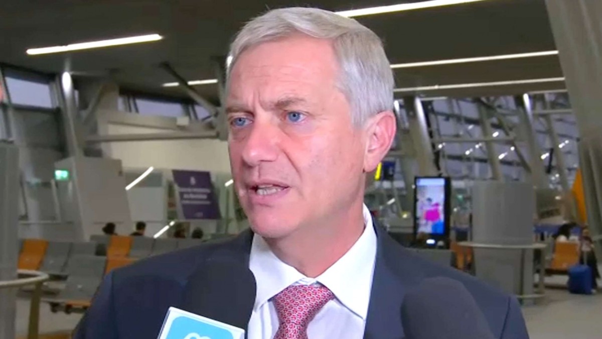 Kast previo a abordar vuelo para reunirse con Milei: 'Hay mucho que aprender de Argentina'