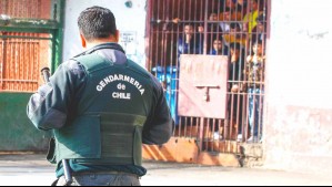 $400 mil por ingresar celulares y $60 mil por huachalomo: Las tarifas de gendarmes involucrados en red de corrupción en Santiago 1