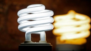 10 comunas tendrán cortes de luz este miércoles en la RM: Revisa los sectores afectados