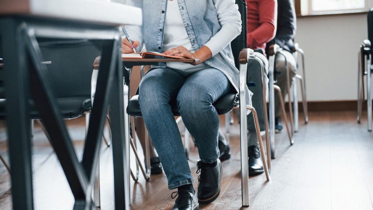 Estuvo ocho años cursando un doctorado y universidad decidió eliminarla del programa: Excedió el máximo de permanencia