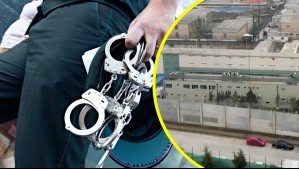 ¿Por qué se corrompen los gendarmes?: Expertos explican las causas que favorecen las irregularidades en la cárcel