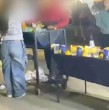 Asistentes al Parque O\\\'Higgins, en la comuna de Santiago, han denunciado la venta ilegal de alcohol afuera del recinto a manos de comerciantes ambulantes, quienes se instalaron en el lugar con toldos azules.