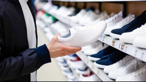 Tienda de zapatillas sigue su expansión con nueva sucursal en Santiago: ¿Dónde está ubicada?