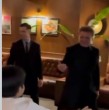 Luis Miguel llegó ayer sábado a Chile, en medio de una visita que sería por temas personales. El \\\'Sol de México\\\' visitó un restaurante de Vitacura y compartió con algunos fanáticos.