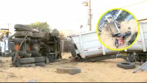 'Estaba sin sus vestimentas': Conductor de camión presuntamente drogado se vuelca en Ruta 5 Sur a la altura de San Bernardo