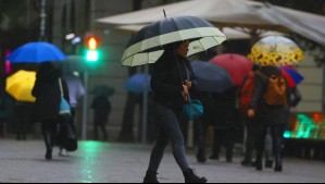 Hasta 15 mm de agua caída: Meteorología emite aviso de precipitaciones para zonas de dos regiones