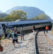 Un tren con 241 pasajeros a bordo y nueve miembros de la tripulación se accidentó este domingo en el estado de Oaxaca, al sur de México; sin embargo, las autoridades no reportan por ahora si hay muertos o heridos. ¡Detalles!