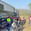 13 personas murieron y cerca de 100 resultaron lesionadas luego de que un ferrocarril se descarrilara en el estado de Oaxaca, en México. Las autoridades están investigando el accidente.