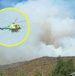 Continúa el combate del incendio forestal que la tarde de este lunes ha afectado a Las Condes, en el sector de San Carlos de Apoquindo. El fuego, que ya ha consumido dos hectáreas, se habría originado en un centro ecuestre.