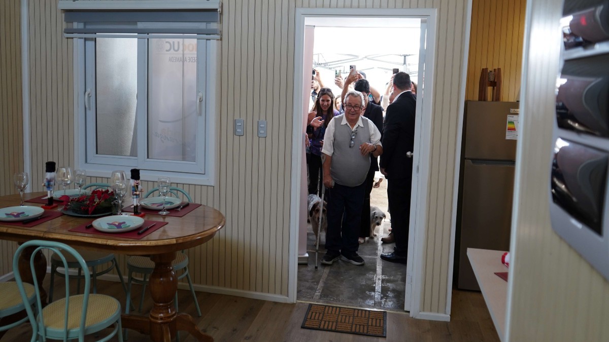 Duoc UC entrega vivienda en Cerro Navia construida por estudiantes y docentes de la Escuela de Construcción