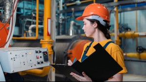 ¿Cuándo se considera que se cumple una jornada extraordinaria de trabajo y cómo se paga?