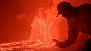Indignación por turistas en volcán Kilauea en Hawái: Fueron captados caminando cerca de un río de lava