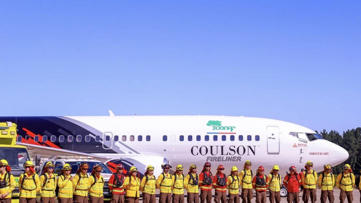 Así es el Boeing 737 Fireliner, el avión más importante para combatir incendios forestales en Chile