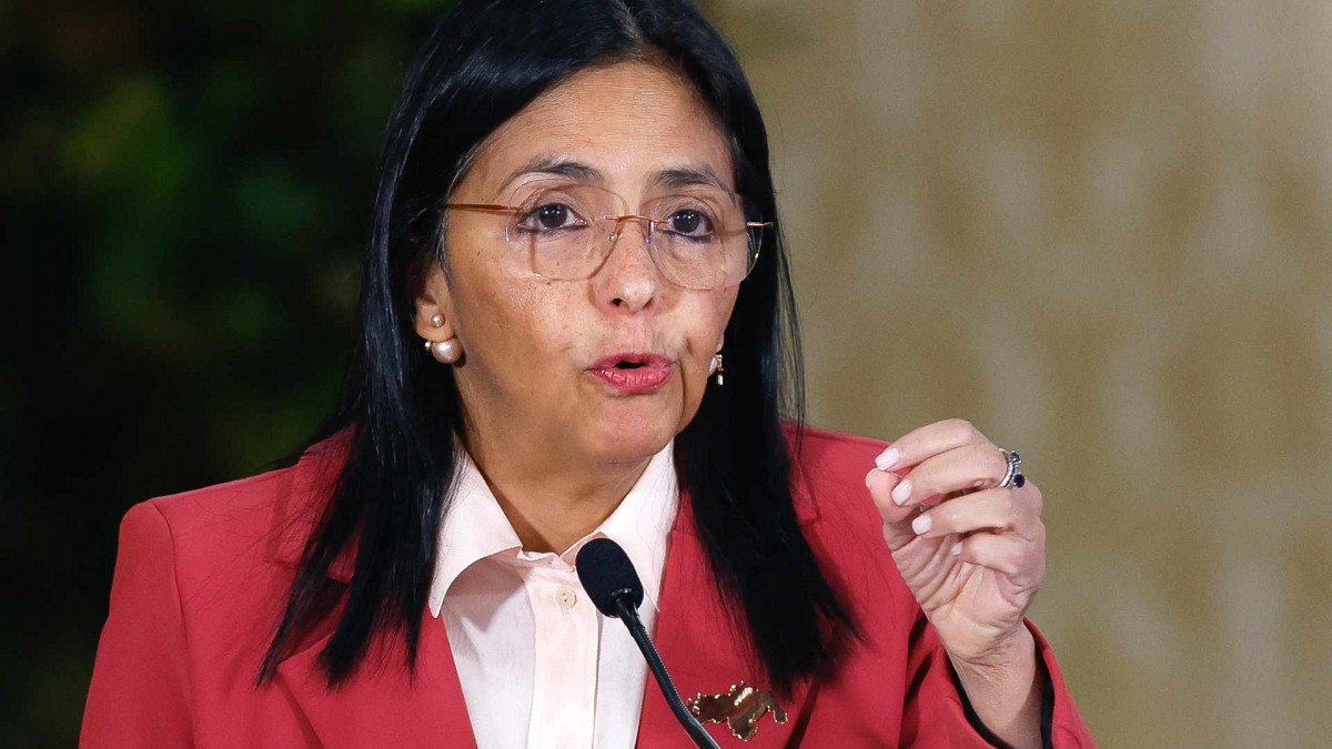 Corte suprema de Venezuela ordena que vicepresidenta asuma poderes de Maduro temporalmente